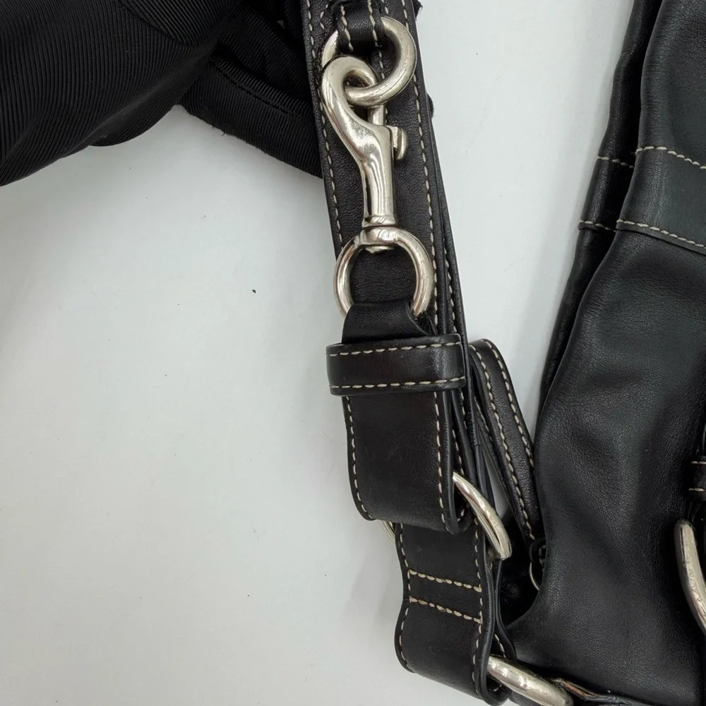 Coach Soho Buckle Flap Hobo Black Leather Y2K Shoulder Bag 1452 Silver Hardware